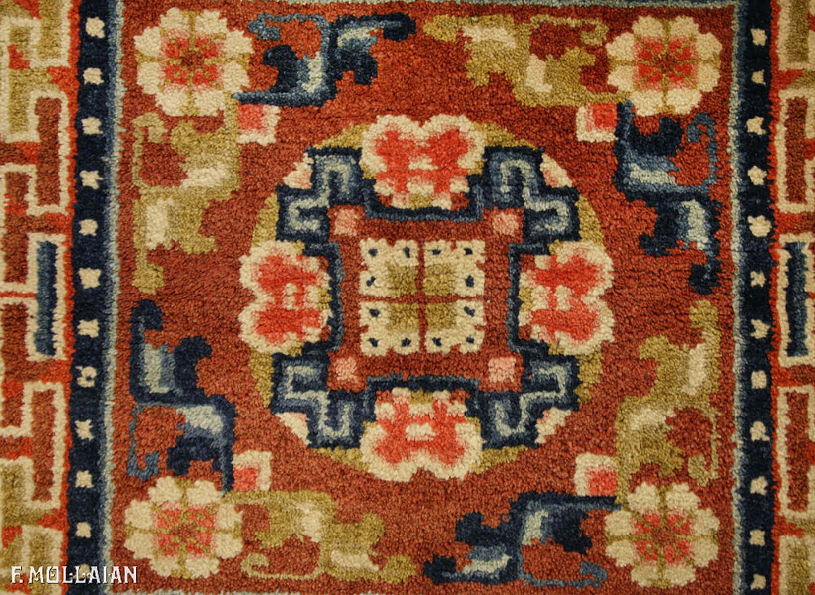 قالی نیمه آنتیک فرش تبت کد:۶۶۴۰۴۳۱۳